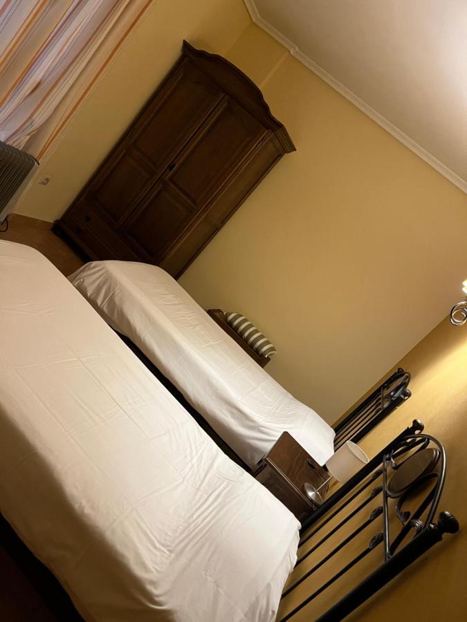 La Rueda Hotel รีโอปาร์ ภายนอก รูปภาพ